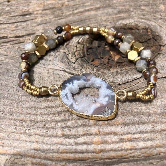 Jewelry - Gold Druzy Agate Bracelet Labradorite Beads Jewelry - Gold Druzy Agate Bracelet Labradorite Beads